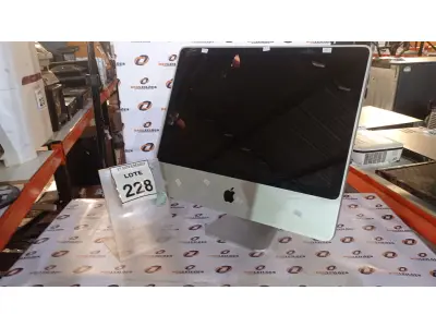 LOTE 228 - 01 IMAC APPLE. (NO ESTADO) ATENÇÃO! FAZER A VISITAÇÃO ANTES DE ARREMATAR, NÃO SABEMOS SE FUNCIONA, LEILÃO NÃO TEM GARANTIA E NEM DEVOLUÇÃO, SUJEITO A POSSÍVEIS AVARIAS VISÍVEIS/OCULTAS E/OU AUSÊNCIA DE COMPONENTES.