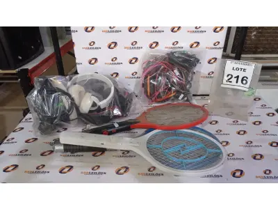LOTE 216 - 01 LOTE COM VÁRIOS HEADPHONES E RAQUETES ELÉTRICAS. (NO ESTADO) ATENÇÃO! FAZER A VISITAÇÃO ANTES DE ARREMATAR, NÃO SABEMOS SE FUNCIONA, LEILÃO NÃO TEM GARANTIA E NEM DEVOLUÇÃO, SUJEITO A POSSÍVEIS AVARIAS VISÍVEIS/OCULTAS E/OU AUSÊNCIA DE COMPONENTES.