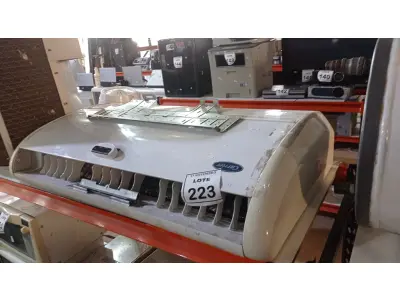 LOTE 223 - 01 CONDENSADORA 220V 36000 BTU MARCA CARRIER E 01 EVAPORADORA MARCA CARRIER. (NO ESTADO) ATENÇÃO! FAZER A VISITAÇÃO ANTES DE ARREMATAR, NÃO SABEMOS SE FUNCIONA, LEILÃO NÃO TEM GARANTIA E NEM DEVOLUÇÃO, SUJEITO A POSSÍVEIS AVARIAS VISÍVEIS/OCULTAS E/OU AUSÊNCIA DE COMPONENTES.