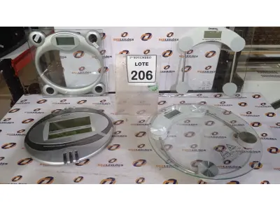 LOTE 206 - 04 BALANÇAS CORPORAIS. (NO ESTADO) ATENÇÃO! FAZER A VISITAÇÃO ANTES DE ARREMATAR, NÃO SABEMOS SE FUNCIONA, LEILÃO NÃO TEM GARANTIA E NEM DEVOLUÇÃO, SUJEITO A POSSÍVEIS AVARIAS VISÍVEIS/OCULTAS E/OU AUSÊNCIA DE COMPONENTES.