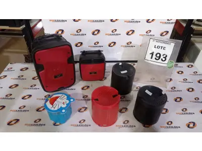 LOTE 193 - 05 CAIXINHAS DE SOM DE MARCAS E MODELOS DIVERSOS. (NO ESTADO) ATENÇÃO! FAZER A VISITAÇÃO ANTES DE ARREMATAR, NÃO SABEMOS SE FUNCIONA, LEILÃO NÃO TEM GARANTIA E NEM DEVOLUÇÃO, SUJEITO A POSSÍVEIS AVARIAS VISÍVEIS/OCULTAS E/OU AUSÊNCIA DE COMPONENTES.