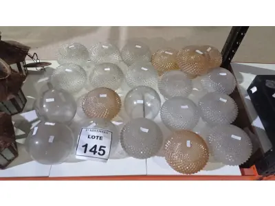 01 LOTE COM VÁRIAS CÚPULAS DE VIDRO PARA LUMINÁRIAS. (NO ESTADO) ATENÇÃO! FAZER A VISITAÇÃO ANTES DE ARREMATAR, NÃO SABEMOS SE FUNCIONA, LEILÃO NÃO TEM GARANTIA E NEM DEVOLUÇÃO, SUJEITO A POSSÍVEIS AVARIAS VISÍVEIS/OCULTAS E/OU AUSÊNCIA DE COMPONENTES.