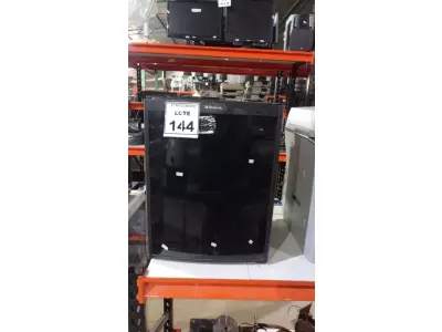 01 FRIGOBAR 127V MARCA DOMETIC. (NO ESTADO) ATENÇÃO! FAZER A VISITAÇÃO ANTES DE ARREMATAR, NÃO SABEMOS SE FUNCIONA, LEILÃO NÃO TEM GARANTIA E NEM DEVOLUÇÃO, SUJEITO A POSSÍVEIS AVARIAS VISÍVEIS/OCULTAS E/OU AUSÊNCIA DE COMPONENTES.