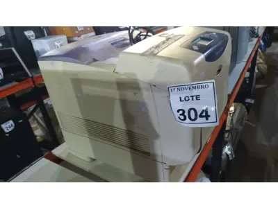 LOTE 304 - 01 IMPRESSORA PHASER 6300. (NO ESTADO) ATENÇÃO! FAZER A VISITAÇÃO ANTES DE ARREMATAR, NÃO SABEMOS SE FUNCIONA, LEILÃO NÃO TEM GARANTIA E NEM DEVOLUÇÃO, SUJEITO A POSSÍVEIS AVARIAS VISÍVEIS/OCULTAS E/OU AUSÊNCIA DE COMPONENTES.
