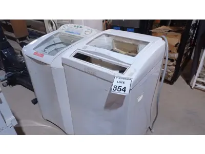 LOTE 354 - 01 MÁQUINA DE LAVAR 127V MARCA ELECTROLUX E 01 SUCATA DE MÁQUINA DE LAVAR MARCA BRASTEMP. (NO ESTADO) ATENÇÃO! FAZER A VISITAÇÃO ANTES DE ARREMATAR, NÃO SABEMOS SE FUNCIONA, LEILÃO NÃO TEM GARANTIA E NEM DEVOLUÇÃO, SUJEITO A POSSÍVEIS AVARIAS VISÍVEIS/OCULTAS E/OU AUSÊNCIA DE COMPONENTES.
