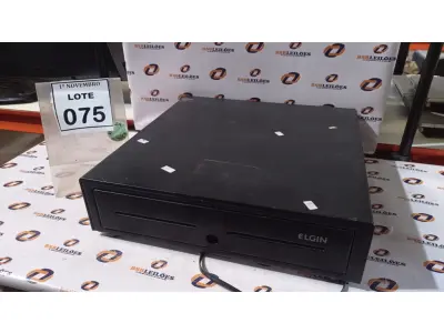 LOTE 075 - 01 GAVETA DE DINHEIRO. (NO ESTADO) ATENÇÃO! FAZER A VISITAÇÃO ANTES DE ARREMATAR, NÃO SABEMOS SE FUNCIONA, LEILÃO NÃO TEM GARANTIA E NEM DEVOLUÇÃO, SUJEITO A POSSÍVEIS AVARIAS VISÍVEIS/OCULTAS E/OU AUSÊNCIA DE COMPONENTES.