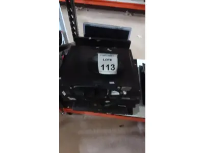 LOTE 113 - 01 LOTE COM VÁRIOS MONITORES DE MARCAS E MODELOS DIVERSOS. (NO ESTADO) ATENÇÃO! FAZER A VISITAÇÃO ANTES DE ARREMATAR, NÃO SABEMOS SE FUNCIONA, LEILÃO NÃO TEM GARANTIA E NEM DEVOLUÇÃO, SUJEITO A POSSÍVEIS AVARIAS VISÍVEIS/OCULTAS E/OU AUSÊNCIA DE COMPONENTES.