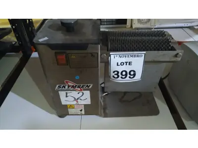 LOTE 399 - 01 MÁQUINA AMACIADORA DE BIFE MARCA SKYMSEN. (NO ESTADO) ATENÇÃO! FAZER A VISITAÇÃO ANTES DE ARREMATAR, NÃO SABEMOS SE FUNCIONA, LEILÃO NÃO TEM GARANTIA E NEM DEVOLUÇÃO, SUJEITO A POSSÍVEIS AVARIAS VISÍVEIS/OCULTAS E/OU AUSÊNCIA DE COMPONENTES.