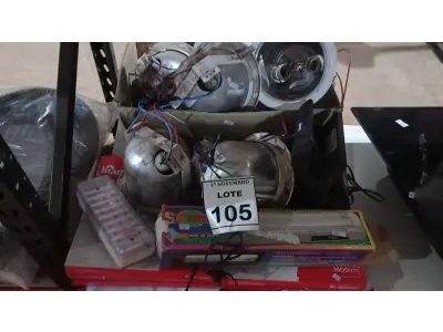 01 LOTE COM VÁRIAS LUMINÁRIAS MARCAS E MODELOS DIVERSOS. (NO ESTADO) ATENÇÃO! FAZER A VISITAÇÃO ANTES DE ARREMATAR, NÃO SABEMOS SE FUNCIONA, LEILÃO NÃO TEM GARANTIA E NEM DEVOLUÇÃO, SUJEITO A POSSÍVEIS AVARIAS VISÍVEIS/OCULTAS E/OU AUSÊNCIA DE COMPONENTES.