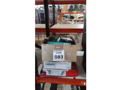 01 LOTE COM VÁRIAS LUMINÁRIAS, ROTEADORES E CAIXAS DE SOM PARA PC DE MARCAS E MODELOS DIVERSOS. (NO ESTADO) ATENÇÃO! FAZER A VISITAÇÃO ANTES DE ARREMATAR, NÃO SABEMOS SE FUNCIONA, LEILÃO NÃO TEM GARANTIA E NEM DEVOLUÇÃO, SUJEITO A POSSÍVEIS AVARIAS VISÍVEIS/OCULTAS E/OU AUSÊNCIA DE COMPONENTES.