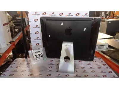 LOTE 228 - 01 IMAC APPLE. (NO ESTADO) ATENÇÃO! FAZER A VISITAÇÃO ANTES DE ARREMATAR, NÃO SABEMOS SE FUNCIONA, LEILÃO NÃO TEM GARANTIA E NEM DEVOLUÇÃO, SUJEITO A POSSÍVEIS AVARIAS VISÍVEIS/OCULTAS E/OU AUSÊNCIA DE COMPONENTES.