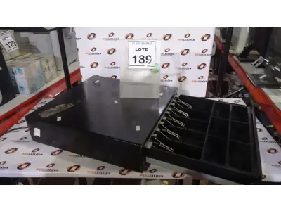 LOTE 139 - 01 GAVETA DE DINIHEIRO. (NO ESTADO) ATENÇÃO! FAZER A VISITAÇÃO ANTES DE ARREMATAR, NÃO SABEMOS SE FUNCIONA, LEILÃO NÃO TEM GARANTIA E NEM DEVOLUÇÃO, SUJEITO A POSSÍVEIS AVARIAS VISÍVEIS/OCULTAS E/OU AUSÊNCIA DE COMPONENTES.