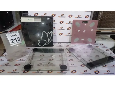 LOTE 213 - 04 BALANÇAS CORPORAIS. (NO ESTADO) ATENÇÃO! FAZER A VISITAÇÃO ANTES DE ARREMATAR, NÃO SABEMOS SE FUNCIONA, LEILÃO NÃO TEM GARANTIA E NEM DEVOLUÇÃO, SUJEITO A POSSÍVEIS AVARIAS VISÍVEIS/OCULTAS E/OU AUSÊNCIA DE COMPONENTES.