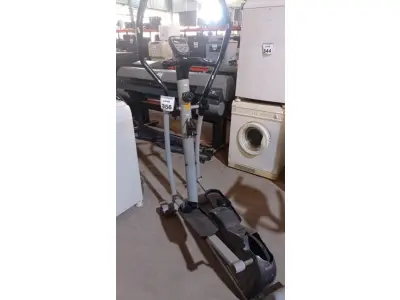 LOTE 356 - 01 APARELHO ELÍPTICO DE ACADEMIA. (NO ESTADO) ATENÇÃO! FAZER A VISITAÇÃO ANTES DE ARREMATAR, NÃO SABEMOS SE FUNCIONA, LEILÃO NÃO TEM GARANTIA E NEM DEVOLUÇÃO, SUJEITO A POSSÍVEIS AVARIAS VISÍVEIS/OCULTAS E/OU AUSÊNCIA DE COMPONENTES.