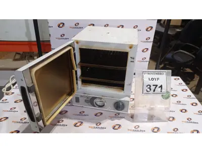 LOTE 371 - 01 ESTUFA PARA ESTERILIZAÇÃO E SECAGEM MARCA MASTER. (NO ESTADO) ATENÇÃO! FAZER A VISITAÇÃO ANTES DE ARREMATAR, NÃO SABEMOS SE FUNCIONA, LEILÃO NÃO TEM GARANTIA E NEM DEVOLUÇÃO, SUJEITO A POSSÍVEIS AVARIAS VISÍVEIS/OCULTAS E/OU AUSÊNCIA DE COMPONENTES.