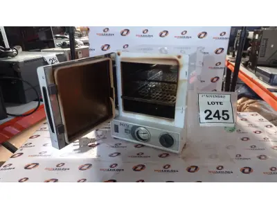LOTE 245 - 01 ESTUFA PARA ESTERILIZAÇÃO E SECAGEM MARCA MASTER. (NO ESTADO) ATENÇÃO! FAZER A VISITAÇÃO ANTES DE ARREMATAR, NÃO SABEMOS SE FUNCIONA, LEILÃO NÃO TEM GARANTIA E NEM DEVOLUÇÃO, SUJEITO A POSSÍVEIS AVARIAS VISÍVEIS/OCULTAS E/OU AUSÊNCIA DE COMPONENTES.