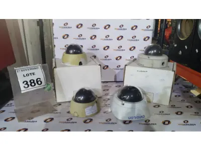 LOTE 386 - 04 CÂMERAS DE MONITORAMENTO TIPO DOME MARCA AVIGILON. (NO ESTADO) ATENÇÃO! FAZER A VISITAÇÃO ANTES DE ARREMATAR, NÃO SABEMOS SE FUNCIONA, LEILÃO NÃO TEM GARANTIA E NEM DEVOLUÇÃO, SUJEITO A POSSÍVEIS AVARIAS VISÍVEIS/OCULTAS E/OU AUSÊNCIA DE COMPONENTES.