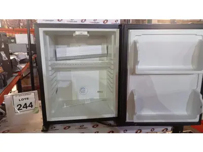 LOTE 244 - 01 FRIGOBAR. (NO ESTADO) ATENÇÃO! FAZER A VISITAÇÃO ANTES DE ARREMATAR, NÃO SABEMOS SE FUNCIONA, LEILÃO NÃO TEM GARANTIA E NEM DEVOLUÇÃO, SUJEITO A POSSÍVEIS AVARIAS VISÍVEIS/OCULTAS E/OU AUSÊNCIA DE COMPONENTES.