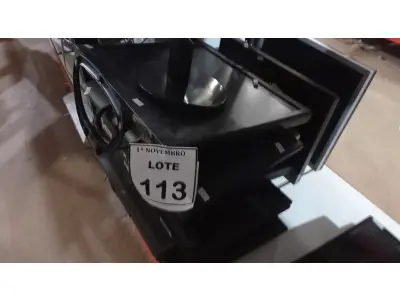 LOTE 113 - 01 LOTE COM VÁRIOS MONITORES DE MARCAS E MODELOS DIVERSOS. (NO ESTADO) ATENÇÃO! FAZER A VISITAÇÃO ANTES DE ARREMATAR, NÃO SABEMOS SE FUNCIONA, LEILÃO NÃO TEM GARANTIA E NEM DEVOLUÇÃO, SUJEITO A POSSÍVEIS AVARIAS VISÍVEIS/OCULTAS E/OU AUSÊNCIA DE COMPONENTES.