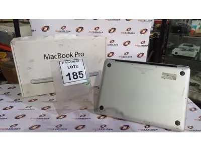 LOTE 185 - 01 MACBOOK PRO. (NO ESTADO) ATENÇÃO! FAZER A VISITAÇÃO ANTES DE ARREMATAR, NÃO SABEMOS SE FUNCIONA, LEILÃO NÃO TEM GARANTIA E NEM DEVOLUÇÃO, SUJEITO A POSSÍVEIS AVARIAS VISÍVEIS/OCULTAS E/OU AUSÊNCIA DE COMPONENTES.