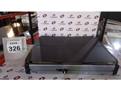 LOTE 326 - 01 LUMINÁRIA DE ESTÚDIO. (NO ESTADO) ATENÇÃO! FAZER A VISITAÇÃO ANTES DE ARREMATAR, NÃO SABEMOS SE FUNCIONA, LEILÃO NÃO TEM GARANTIA E NEM DEVOLUÇÃO, SUJEITO A POSSÍVEIS AVARIAS VISÍVEIS/OCULTAS E/OU AUSÊNCIA DE COMPONENTES.