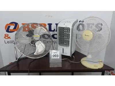 LOTE 003 - 03 VENTILADORES DE MARCAS E MODELOS DIVERSOS. (NO ESTADO) ATENÇÃO! FAZER A VISITAÇÃO ANTES DE ARREMATAR, NÃO SABEMOS SE FUNCIONA, LEILÃO NÃO TEM GARANTIA E NEM DEVOLUÇÃO, SUJEITO A POSSÍVEIS AVARIAS VISÍVEIS/OCULTAS E/OU AUSÊNCIA DE COMPONENTES.