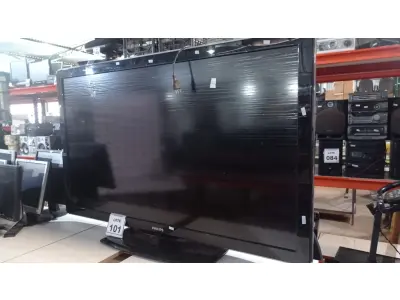 LOTE 101 - 01 TV LCD 52‘’ MARCA PHILIPS. (NO ESTADO) ATENÇÃO! FAZER A VISITAÇÃO ANTES DE ARREMATAR, NÃO SABEMOS SE FUNCIONA, LEILÃO NÃO TEM GARANTIA E NEM DEVOLUÇÃO, SUJEITO A POSSÍVEIS AVARIAS VISÍVEIS/OCULTAS E/OU AUSÊNCIA DE COMPONENTES.
