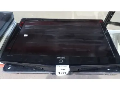 LOTE 131 - 01 TV LCD 40’’ MARCA SAMSUNG E 01 TV LCD 42’’ MARCA PHILIPS. (NO ESTADO) ATENÇÃO! FAZER A VISITAÇÃO ANTES DE ARREMATAR, NÃO SABEMOS SE FUNCIONA, LEILÃO NÃO TEM GARANTIA E NEM DEVOLUÇÃO, SUJEITO A POSSÍVEIS AVARIAS VISÍVEIS/OCULTAS E/OU AUSÊNCIA DE COMPONENTES.