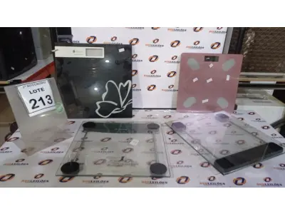 LOTE 213 - 04 BALANÇAS CORPORAIS. (NO ESTADO) ATENÇÃO! FAZER A VISITAÇÃO ANTES DE ARREMATAR, NÃO SABEMOS SE FUNCIONA, LEILÃO NÃO TEM GARANTIA E NEM DEVOLUÇÃO, SUJEITO A POSSÍVEIS AVARIAS VISÍVEIS/OCULTAS E/OU AUSÊNCIA DE COMPONENTES.