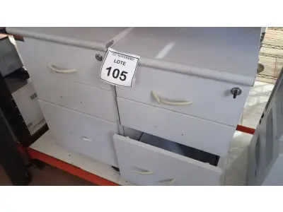 LOTE 105 - 02 GAVETEIROS COM RODINHAS COM 03 GAVETAS CADA. (NO ESTADO) ATENÇÃO! FAZER A VISITAÇÃO ANTES DE ARREMATAR, NÃO SABEMOS SE FUNCIONA, LEILÃO NÃO TEM GARANTIA E NEM DEVOLUÇÃO, SUJEITO A POSSÍVEIS AVARIAS VISÍVEIS/OCULTAS E/OU AUSÊNCIA DE COMPONENTES.