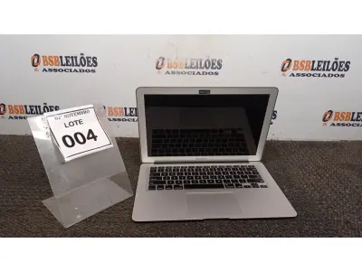 LOTE 004 - 01 MACBOOK APPLE. (NO ESTADO) ATENÇÃO! FAZER A VISITAÇÃO ANTES DE ARREMATAR, NÃO SABEMOS SE FUNCIONA, LEILÃO NÃO TEM GARANTIA E NEM DEVOLUÇÃO, SUJEITO A POSSÍVEIS AVARIAS VISÍVEIS/OCULTAS E/OU AUSÊNCIA DE COMPONENTES.