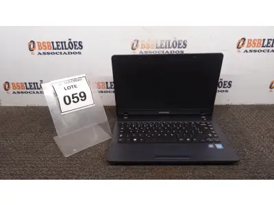 LOTE 059 - 01 NOTEBOOK MARCA SAMSUNG. (NO ESTADO) ATENÇÃO! FAZER A VISITAÇÃO ANTES DE ARREMATAR, NÃO SABEMOS SE FUNCIONA, LEILÃO NÃO TEM GARANTIA E NEM DEVOLUÇÃO, SUJEITO A POSSÍVEIS AVARIAS VISÍVEIS/OCULTAS E/OU AUSÊNCIA DE COMPONENTES.