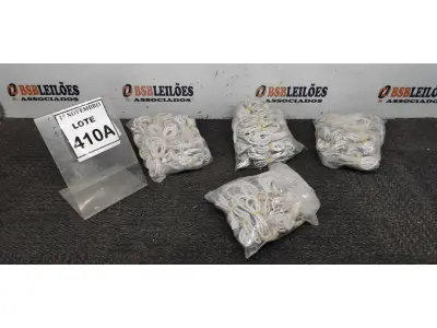 LOTE 410 - 01 LOTE COM GRANDE QUANTIDADE DE CABOS DE CARREGADOR. (NO ESTADO) ATENÇÃO! FAZER A VISITAÇÃO ANTES DE ARREMATAR, NÃO SABEMOS SE FUNCIONA, LEILÃO NÃO TEM GARANTIA E NEM DEVOLUÇÃO, SUJEITO A POSSÍVEIS AVARIAS VISÍVEIS/OCULTAS E/OU AUSÊNCIA DE COMPONENTES.