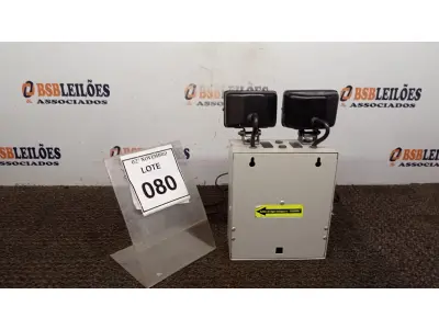 LOTE 080 - 01 ILUMINADOR DE EMERGÊNCIA MARCA ILUMAC. (NO ESTADO) ATENÇÃO! FAZER A VISITAÇÃO ANTES DE ARREMATAR, NÃO SABEMOS SE FUNCIONA, LEILÃO NÃO TEM GARANTIA E NEM DEVOLUÇÃO, SUJEITO A POSSÍVEIS AVARIAS VISÍVEIS/OCULTAS E/OU AUSÊNCIA DE COMPONENTES.