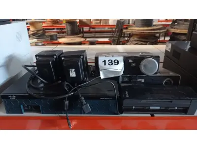 LOTE 139 - 01 SCANNER MODELO I940 MARCA KODAK, 02 PROJETORES MARCA LG, 01 ROTEADOR CISCO 2900 SERIES E 02 TRANSFORMADORES. (NO ESTADO) ATENÇÃO! FAZER A VISITAÇÃO ANTES DE ARREMATAR, NÃO SABEMOS SE FUNCIONA, LEILÃO NÃO TEM GARANTIA E NEM DEVOLUÇÃO, SUJEITO A POSSÍVEIS AVARIAS VISÍVEIS/OCULTAS E/OU AUSÊNCIA DE COMPONENTES.
