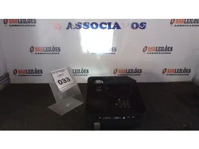 LOTE 033 - 01 PROJETOR MARCA BENQ. (NO ESTADO) ATENÇÃO! FAZER A VISITAÇÃO ANTES DE ARREMATAR, NÃO SABEMOS SE FUNCIONA, LEILÃO NÃO TEM GARANTIA E NEM DEVOLUÇÃO, SUJEITO A POSSÍVEIS AVARIAS VISÍVEIS/OCULTAS E/OU AUSÊNCIA DE COMPONENTES.