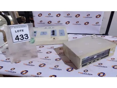 LOTE 433 - 01 SWITCH KVM ATEM MASTER VIEW E 01 EQUIPAMENTO ESTIMULADOR GALVÂNICO E FARÁDICO EGF MARCA CARCI. (NO ESTADO) ATENÇÃO! FAZER A VISITAÇÃO ANTES DE ARREMATAR, NÃO SABEMOS SE FUNCIONA, LEILÃO NÃO TEM GARANTIA E NEM DEVOLUÇÃO, SUJEITO A POSSÍVEIS AVARIAS VISÍVEIS/OCULTAS E/OU AUSÊNCIA DE COMPONENTES.