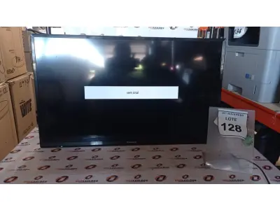 LOTE 128 - 01 TV PANASONIC. (NO ESTADO) ATENÇÃO! FAZER A VISITAÇÃO ANTES DE ARREMATAR, NÃO SABEMOS SE FUNCIONA, LEILÃO NÃO TEM GARANTIA E NEM DEVOLUÇÃO, SUJEITO A POSSÍVEIS AVARIAS VISÍVEIS/OCULTAS E/OU AUSÊNCIA DE COMPONENTES.