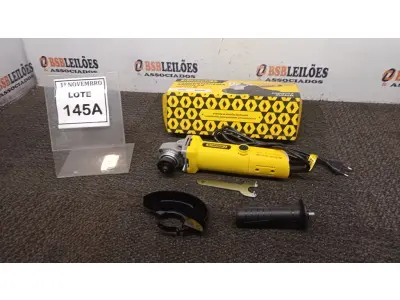 LOTE 145 - 01 ESMERILHADEIRA ANGULAR 850W 220V (PRODUTO NOVO). (NO ESTADO) ATENÇÃO! FAZER A VISITAÇÃO ANTES DE ARREMATAR, NÃO SABEMOS SE FUNCIONA, LEILÃO NÃO TEM GARANTIA E NEM DEVOLUÇÃO, SUJEITO A POSSÍVEIS AVARIAS VISÍVEIS/OCULTAS E/OU AUSÊNCIA DE COMPONENTES.