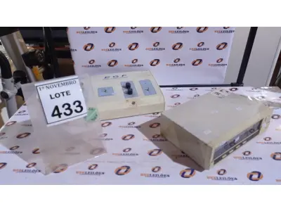 LOTE 433 - 01 SWITCH KVM ATEM MASTER VIEW E 01 EQUIPAMENTO ESTIMULADOR GALVÂNICO E FARÁDICO EGF MARCA CARCI. (NO ESTADO) ATENÇÃO! FAZER A VISITAÇÃO ANTES DE ARREMATAR, NÃO SABEMOS SE FUNCIONA, LEILÃO NÃO TEM GARANTIA E NEM DEVOLUÇÃO, SUJEITO A POSSÍVEIS AVARIAS VISÍVEIS/OCULTAS E/OU AUSÊNCIA DE COMPONENTES.