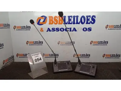 LOTE 054 - 02 MICROFONES DE MESA MARCA RIOLE. (NO ESTADO) ATENÇÃO! FAZER A VISITAÇÃO ANTES DE ARREMATAR, NÃO SABEMOS SE FUNCIONA, LEILÃO NÃO TEM GARANTIA E NEM DEVOLUÇÃO, SUJEITO A POSSÍVEIS AVARIAS VISÍVEIS/OCULTAS E/OU AUSÊNCIA DE COMPONENTES.