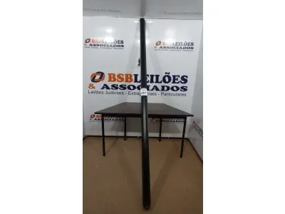 LOTE 137 - 01 TELA DE PROJEÇÃO RETRÁTIL ELÉTRICA. (NO ESTADO) ATENÇÃO! FAZER A VISITAÇÃO ANTES DE ARREMATAR, NÃO SABEMOS SE FUNCIONA, LEILÃO NÃO TEM GARANTIA E NEM DEVOLUÇÃO, SUJEITO A POSSÍVEIS AVARIAS VISÍVEIS/OCULTAS E/OU AUSÊNCIA DE COMPONENTES.