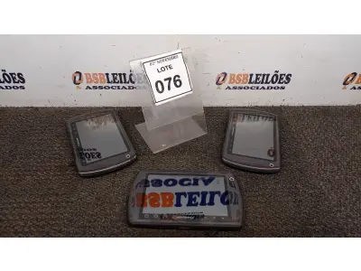 LOTE 076 - 03 TABLETS MARCA MOTOROLA. (NO ESTADO) ATENÇÃO! FAZER A VISITAÇÃO ANTES DE ARREMATAR, NÃO SABEMOS SE FUNCIONA, LEILÃO NÃO TEM GARANTIA E NEM DEVOLUÇÃO, SUJEITO A POSSÍVEIS AVARIAS VISÍVEIS/OCULTAS E/OU AUSÊNCIA DE COMPONENTES.