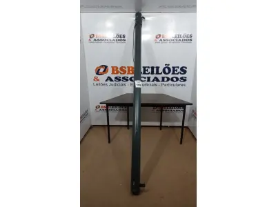 LOTE 108 - 01 TELA DE PROJEÇÃO RETRÁTIL ELÉTRICA. (NO ESTADO) ATENÇÃO! FAZER A VISITAÇÃO ANTES DE ARREMATAR, NÃO SABEMOS SE FUNCIONA, LEILÃO NÃO TEM GARANTIA E NEM DEVOLUÇÃO, SUJEITO A POSSÍVEIS AVARIAS VISÍVEIS/OCULTAS E/OU AUSÊNCIA DE COMPONENTES.