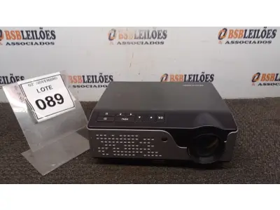 LOTE 089 - 01 PROJETOR MARCA MULTILASER. (NO ESTADO) ATENÇÃO! FAZER A VISITAÇÃO ANTES DE ARREMATAR, NÃO SABEMOS SE FUNCIONA, LEILÃO NÃO TEM GARANTIA E NEM DEVOLUÇÃO, SUJEITO A POSSÍVEIS AVARIAS VISÍVEIS/OCULTAS E/OU AUSÊNCIA DE COMPONENTES.