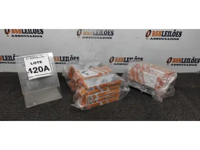 01 LOTE COM GRANDE QUANTIDADE DE FONES DE OUVIDO. (NO ESTADO) ATENÇÃO! FAZER A VISITAÇÃO ANTES DE ARREMATAR, NÃO SABEMOS SE FUNCIONA, LEILÃO NÃO TEM GARANTIA E NEM DEVOLUÇÃO, SUJEITO A POSSÍVEIS AVARIAS VISÍVEIS/OCULTAS E/OU AUSÊNCIA DE COMPONENTES.