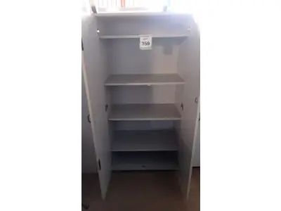 LOTE 359 - 01 ARMÁRIO ALTO PARA ESCRITÓRIO. (NO ESTADO) ATENÇÃO! FAZER A VISITAÇÃO ANTES DE ARREMATAR, NÃO SABEMOS SE FUNCIONA, LEILÃO NÃO TEM GARANTIA E NEM DEVOLUÇÃO, SUJEITO A POSSÍVEIS AVARIAS VISÍVEIS/OCULTAS E/OU AUSÊNCIA DE COMPONENTES.