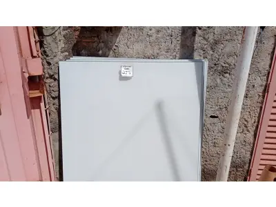 LOTE 375 - 05 PAINÉIS DE VIDRO NA COR BRANCO DE 1,32X1,19. (NO ESTADO) ATENÇÃO! FAZER A VISITAÇÃO ANTES DE ARREMATAR, NÃO SABEMOS SE FUNCIONA, LEILÃO NÃO TEM GARANTIA E NEM DEVOLUÇÃO, SUJEITO A POSSÍVEIS AVARIAS VISÍVEIS/OCULTAS E/OU AUSÊNCIA DE COMPONENTES.