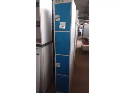 LOTE 323 - 01 ARMÁRIO DE AÇO DE 04 PORTAS COM TRANCA. (NO ESTADO) ATENÇÃO! FAZER A VISITAÇÃO ANTES DE ARREMATAR, NÃO SABEMOS SE FUNCIONA, LEILÃO NÃO TEM GARANTIA E NEM DEVOLUÇÃO, SUJEITO A POSSÍVEIS AVARIAS VISÍVEIS/OCULTAS E/OU AUSÊNCIA DE COMPONENTES.