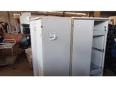 LOTE 351 - 03 ARMÁRIOS ALTOS SENDO 02 PARA PASTAS SUSPENSAS COM AVARIAS. (NO ESTADO) ATENÇÃO! FAZER A VISITAÇÃO ANTES DE ARREMATAR, NÃO SABEMOS SE FUNCIONA, LEILÃO NÃO TEM GARANTIA E NEM DEVOLUÇÃO, SUJEITO A POSSÍVEIS AVARIAS VISÍVEIS/OCULTAS E/OU AUSÊNCIA DE COMPONENTES.